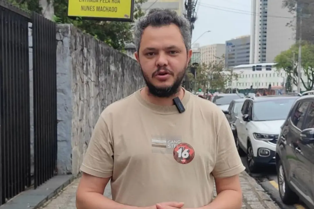 Samuel de Mattos votou em Curitiba nesta tarde no Colégio Bom Jesus. O candidato falou sobre um programa para a classe …