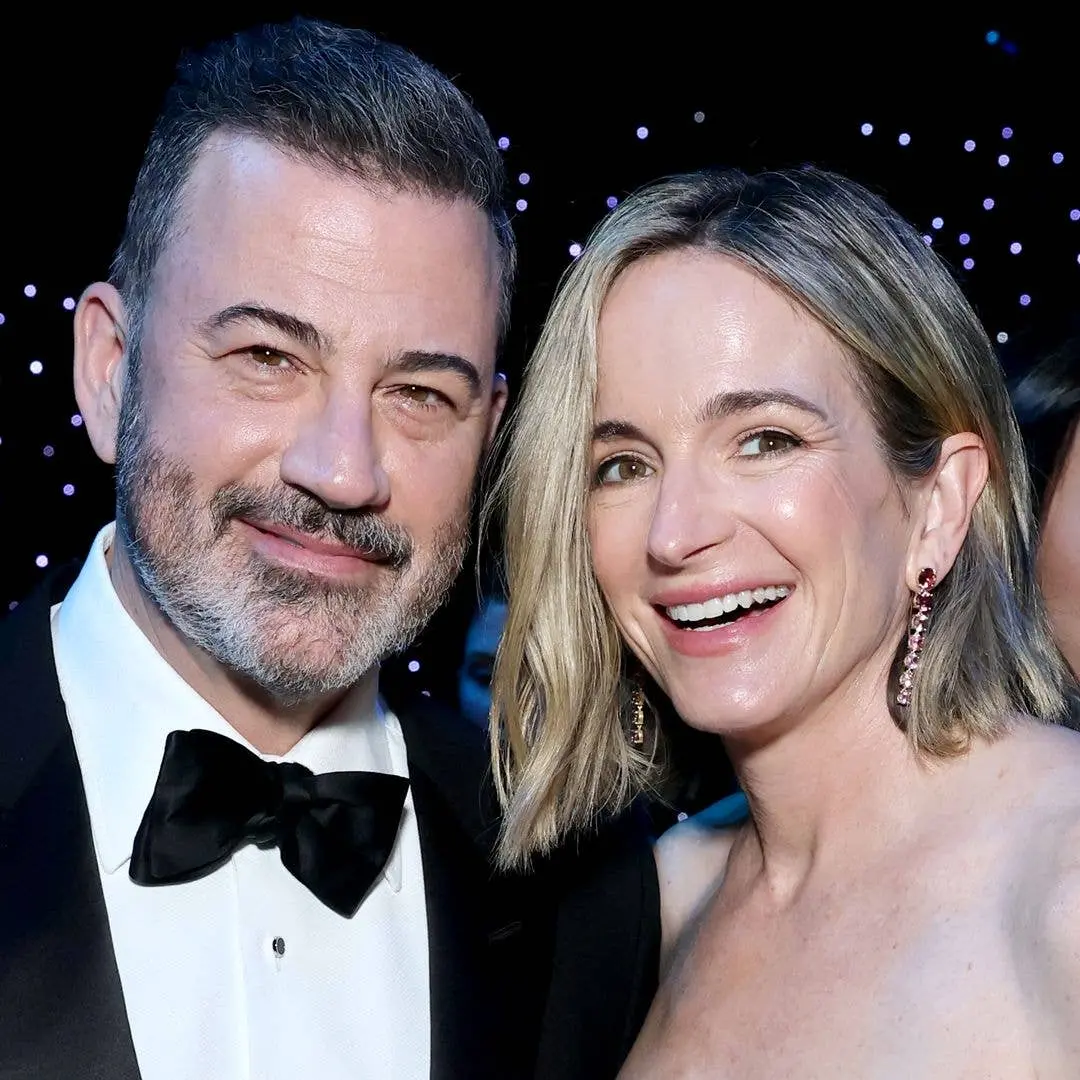 Jimmy Kimmel postou foto dele com a esposa Molly McNearney e dois filhos em Nova York, depois de apresentar o programa …