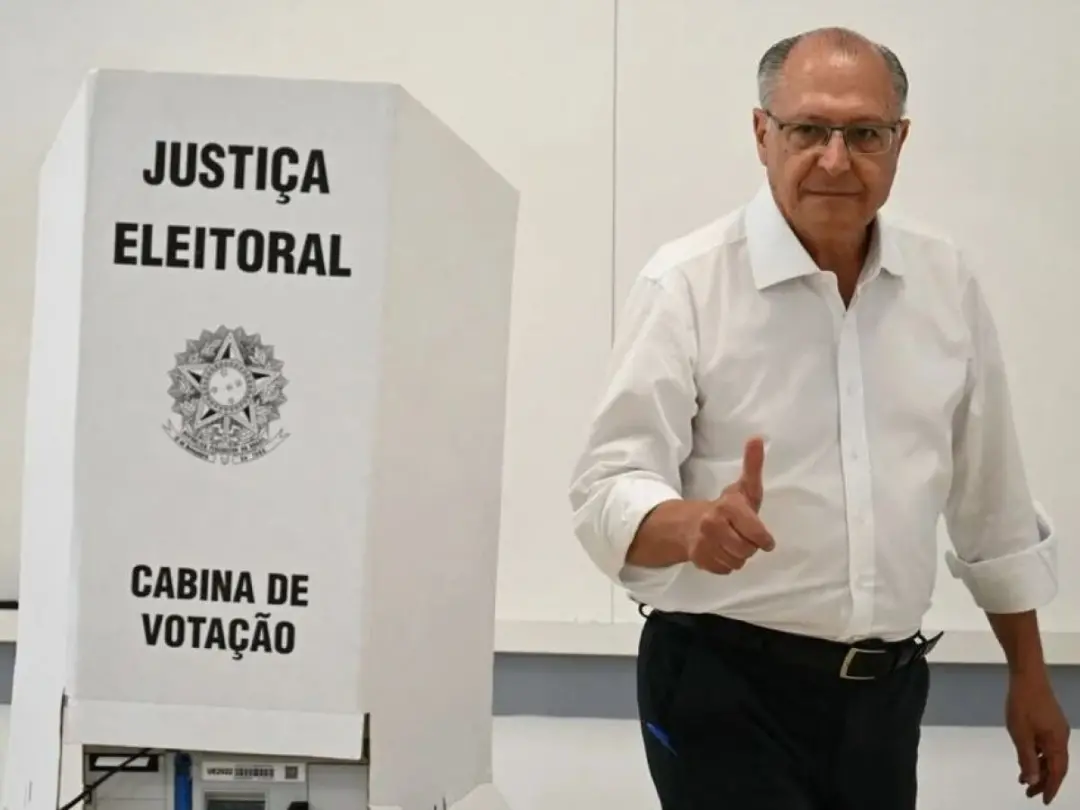 Geraldo Alckmin disse que as pesquisas apontam que Lula ganha no primeiro turno ou vai para o segundo com vantagem em S…