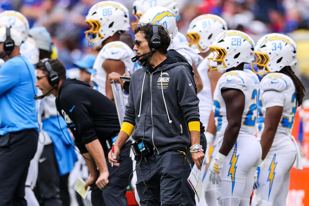 Seahawks recebem Chargers na semana 4 em um estádio intimidador. A defesa dos Chargers tem que focar em parar Jaxon Smi…