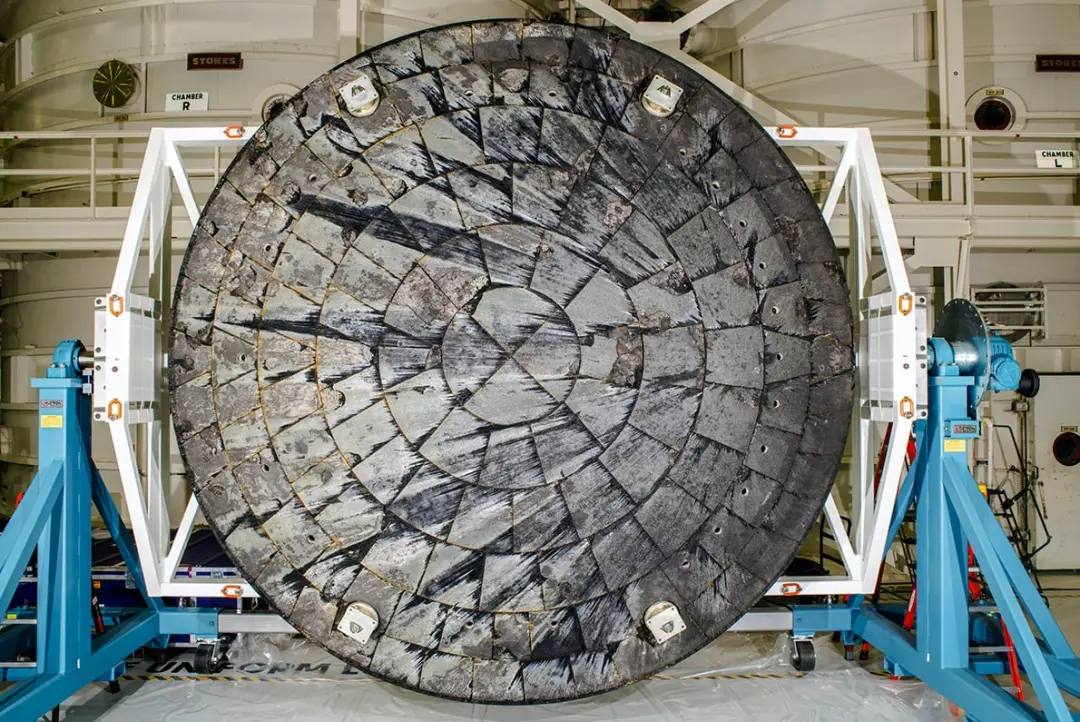 NASA e Advanced Light Source viram o escudo térmico de uma nave se desintegrar em tempo real. Ver o processo em detalhe…