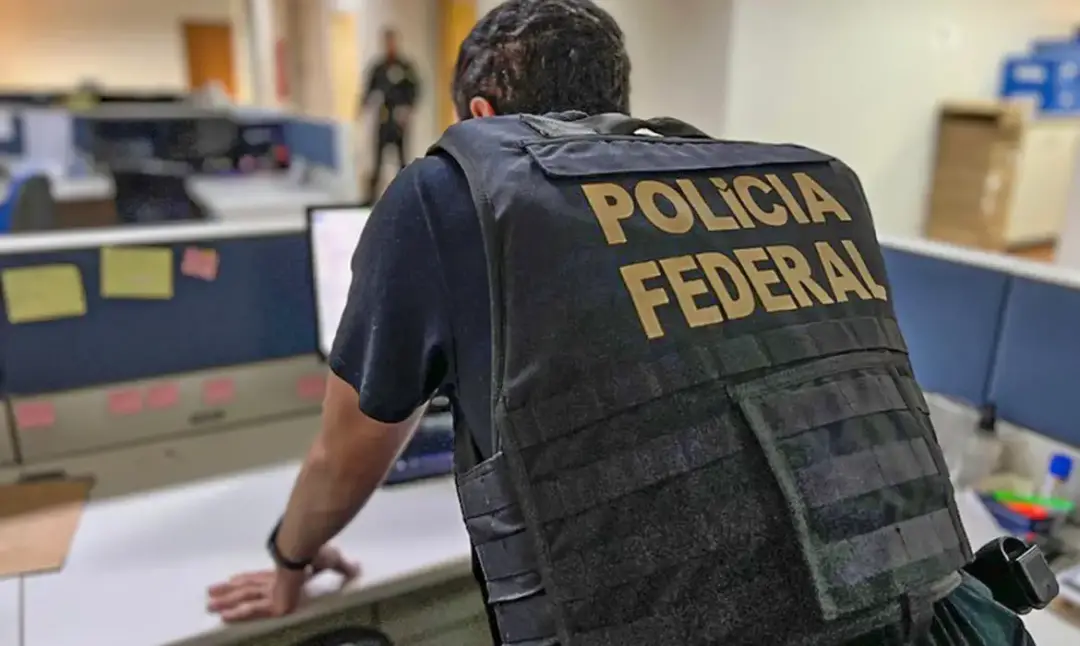 Mais de 30 milhões de reais foram apreendidos pela Polícia Federal em 2026 em crimes eleitorais. A atuação da PF é fund…