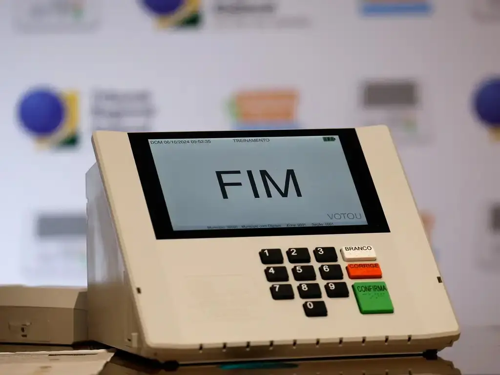 Eleitores na fila às 17h do primeiro turno de 2026 têm direito ao voto se estiverem na fila de Brasília. A lei permite …