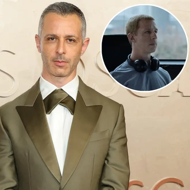 Jeremy Strong manteve que nao se arrepende do seu metodo de atuacao nos projetos. Ele enfatizou que nao tem receio em s…