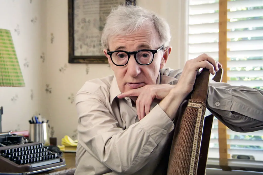 Woody Allen, aos 90 anos, vai rodar um filme em Madri, Espanha. O projeto usa financiamento público e terá equipe major…