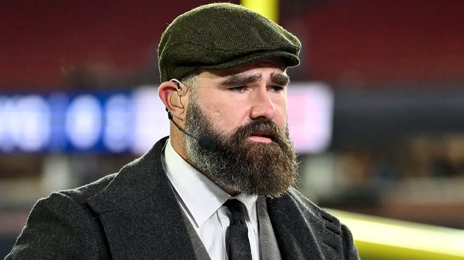 Jason Kelce chamou o time Commanders de Redskins durante o jogo contra os Colts. É um deslize que mostra como é fácil a…