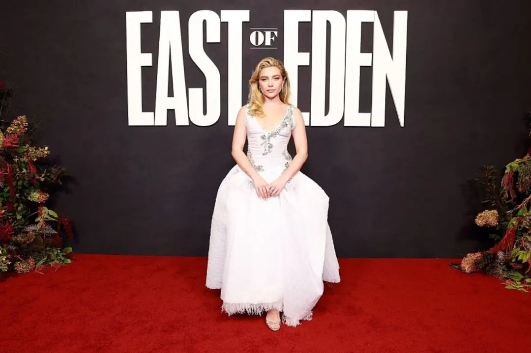 East of Eden tá no topo da lista de mais vendidos da Amazon, com a adaptação da Netflix com Florence Pugh fazendo barul…