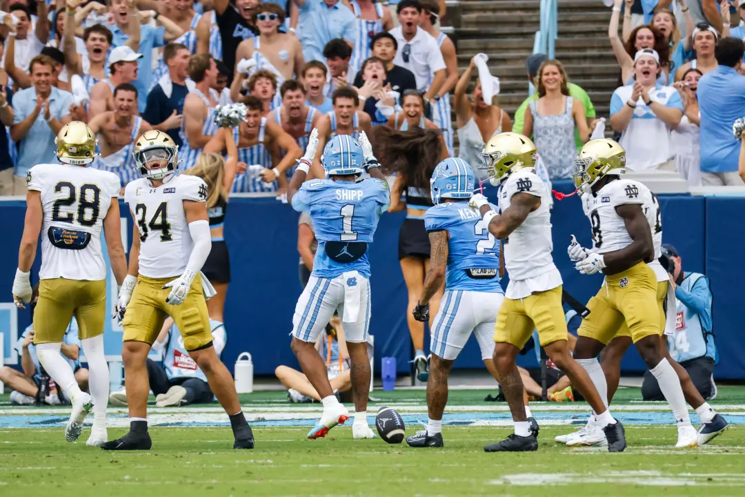 Jordan Shipp foi Jogador do Jogo do UNC contra Notre Dame, marcando 7 recepções e 109 jardas. A performance dele mostra…