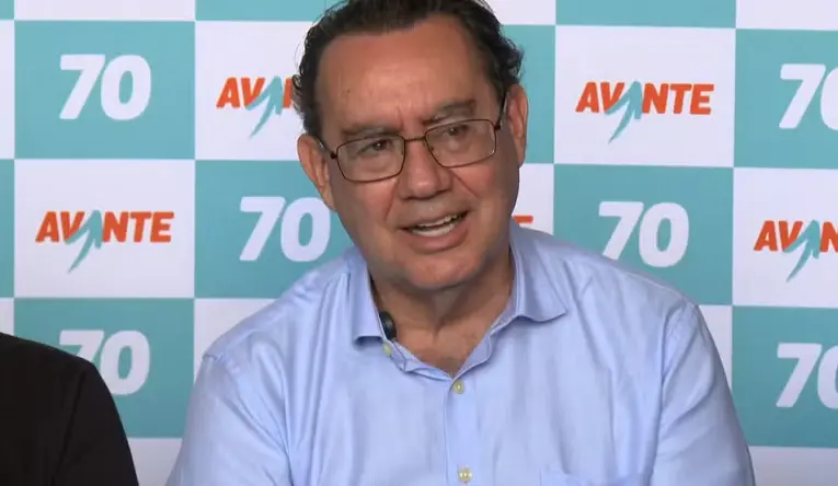 Augusto Cury disse que a democracia brasileira está asfixiada e criticou o protagonismo do Supremo Tribunal Federal em …