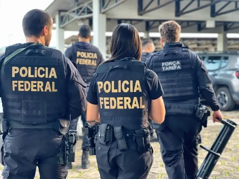 R$ 789 mil apreendidos e 59 pessoas levadas à delegacia em 18 estados. Corrupção e propaganda eleitoral irregular sendo…