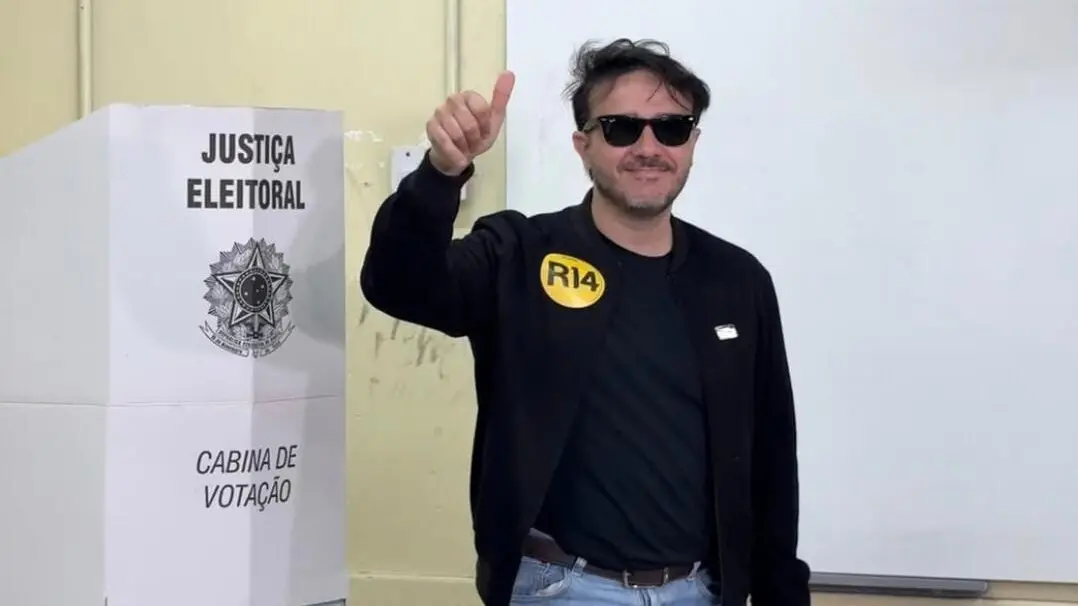 Renan Santos votou em São Paulo no primeiro turno das Eleições 2026, e depois criticou o cenário da disputa presidencia…