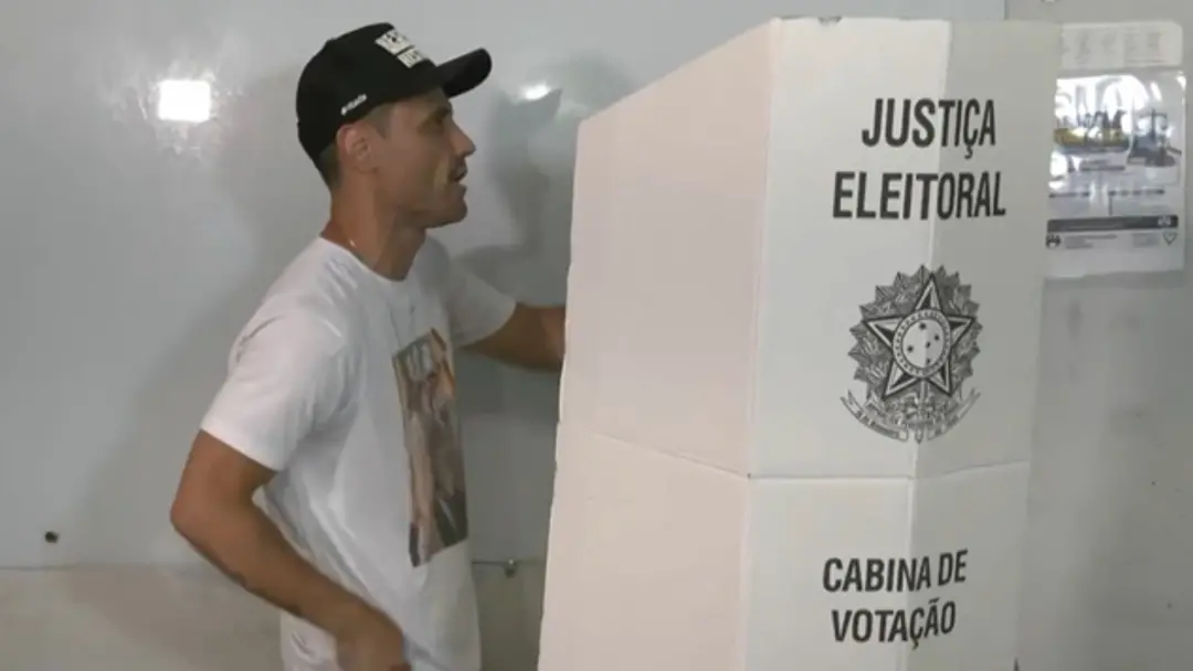 Cleitinho votou em Divinópolis e falou que quer governar para todos para pacificar Minas Gerais. A ideia de buscar diál…
