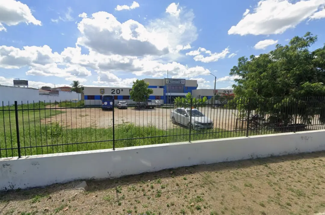 Vereador e outro homem foram detidos em Afogados da Ingazeira por suposta boca de urna, pois distribuíam 60 refrigerant…
