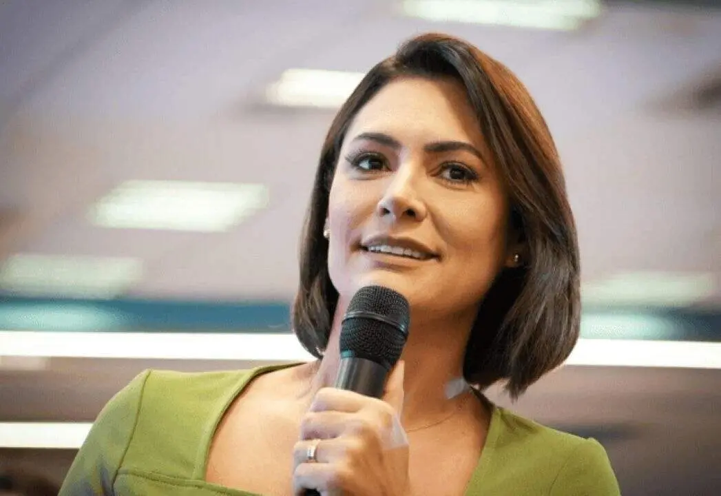 Michelle Bolsonaro disse ter fé na vitória de Flávio Bolsonaro no primeiro turno e que Celina Leão será governadora do …