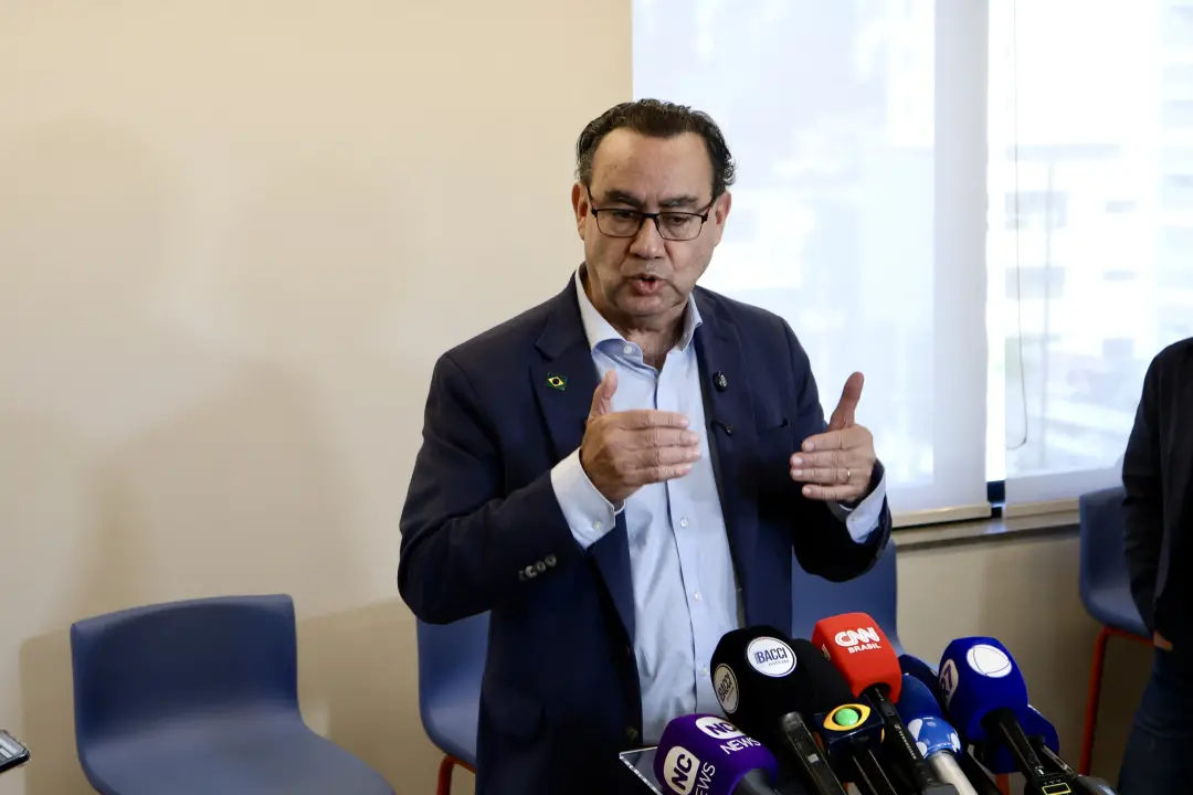 Augusto Cury votou em Colina, interior de São Paulo, e mencionou que pode haver uma surpresa no resultado. A expectativ…