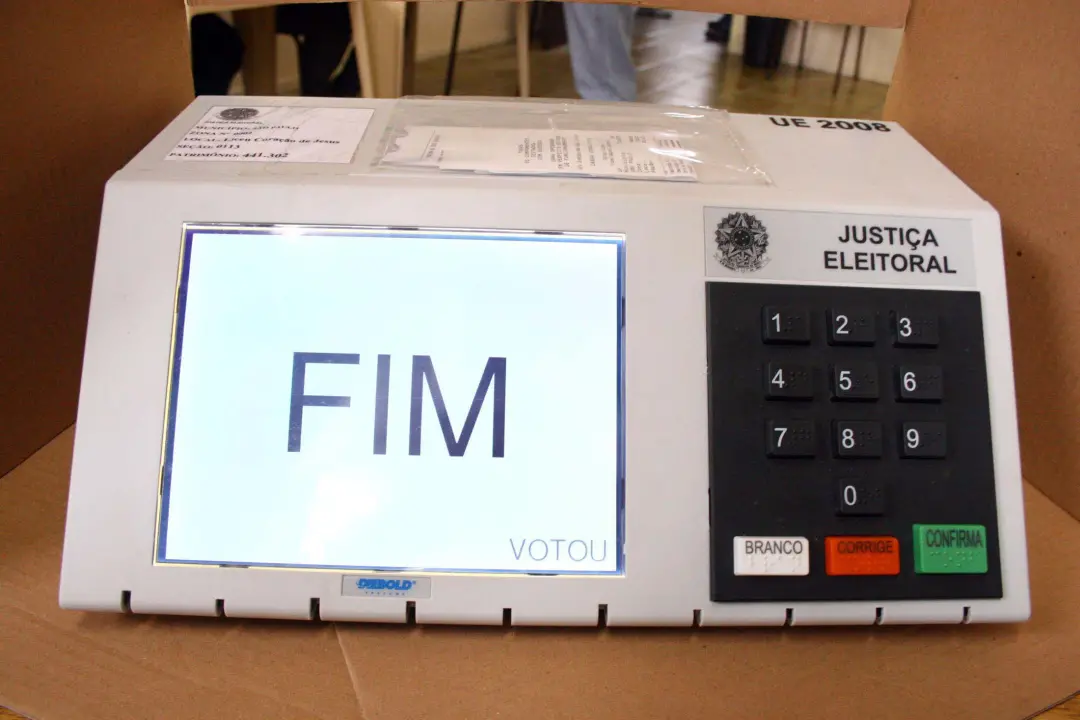 Dois de outubro de 2022, às 21h36, o cenário presidencial já estava matematicamente definido com 97,51% das seções elei…