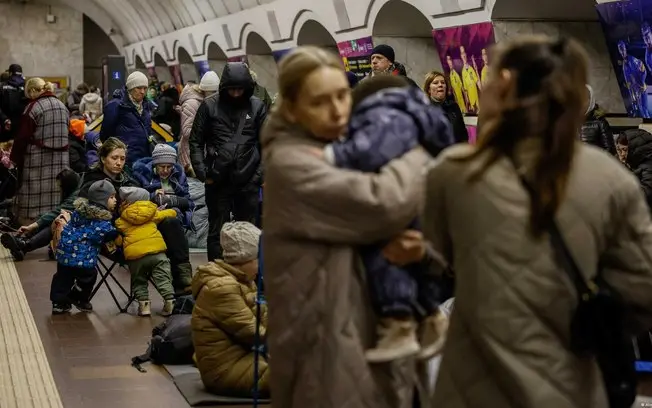 Um terço dos ucranianos, 31,2%, apresenta sintomas de estresse pós-traumático após mais de quatro anos de guerra. É um …