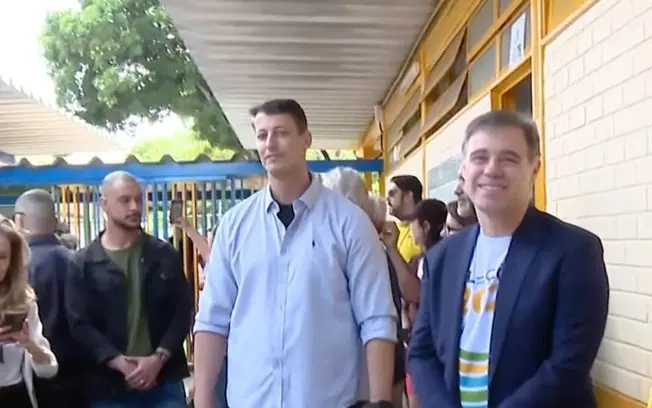 André Mendonça votou domingo em Brasília pedindo escolha responsável dos eleitores para 2026. A gente precisa pesar a p…