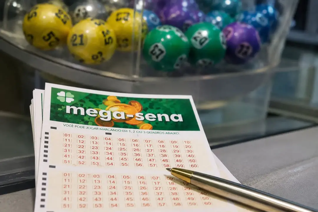 R$ 92 milhões acumulou na Mega-Sena para o próximo sorteio, terça-feira, 6. É um valor alto, mas depende de quem joga p…
