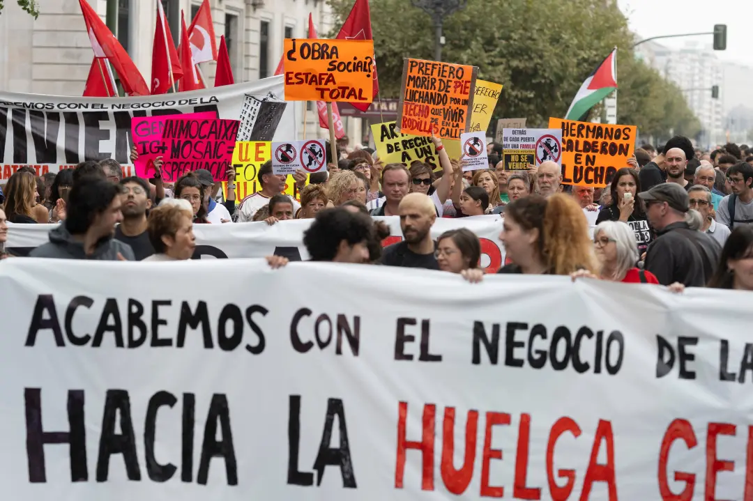 CGT colocou a greve geral por moradia como prioridade no congresso em Parla. É importante sentar com os movimentos de i…