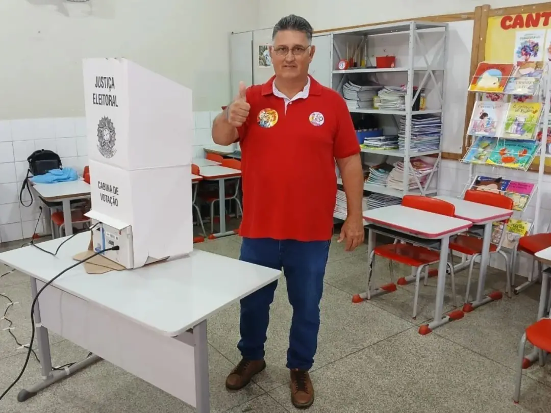 Lucien Rezende votou em Ribas do Rio Pardo neste domingo. A gente andou pelo estado e a imprensa acolheu bem a gente, i…
