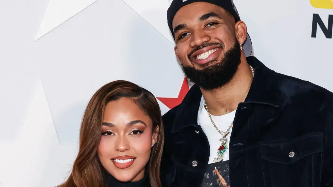 Karl-Anthony Towns apareceu mais magro no Media Day dos Knicks em 28 de setembro de 2026. Perder peso na temporada fora…