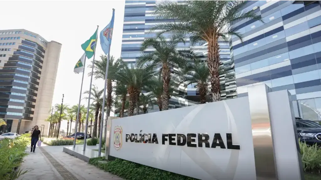 Vinte e oito pessoas foram detidas na PF por crimes eleitorais em sete estados e DF. Propaganda irregular e compra de v…