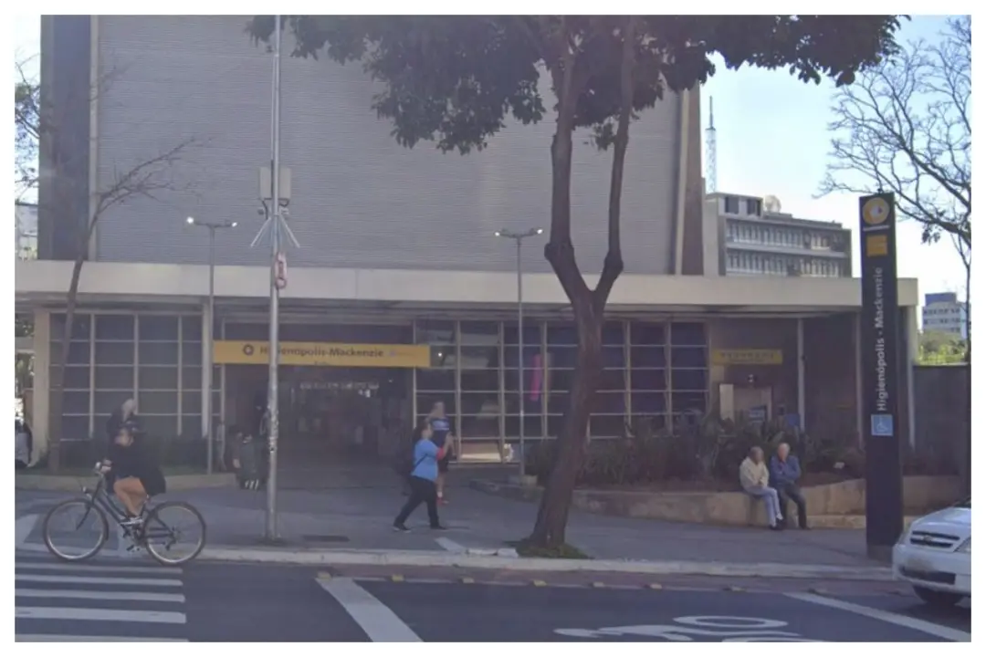 Higienópolis Mackenzie, estação do metrô em São Paulo, fechou por mais de uma hora no sábado após suspeita de bomba. A …