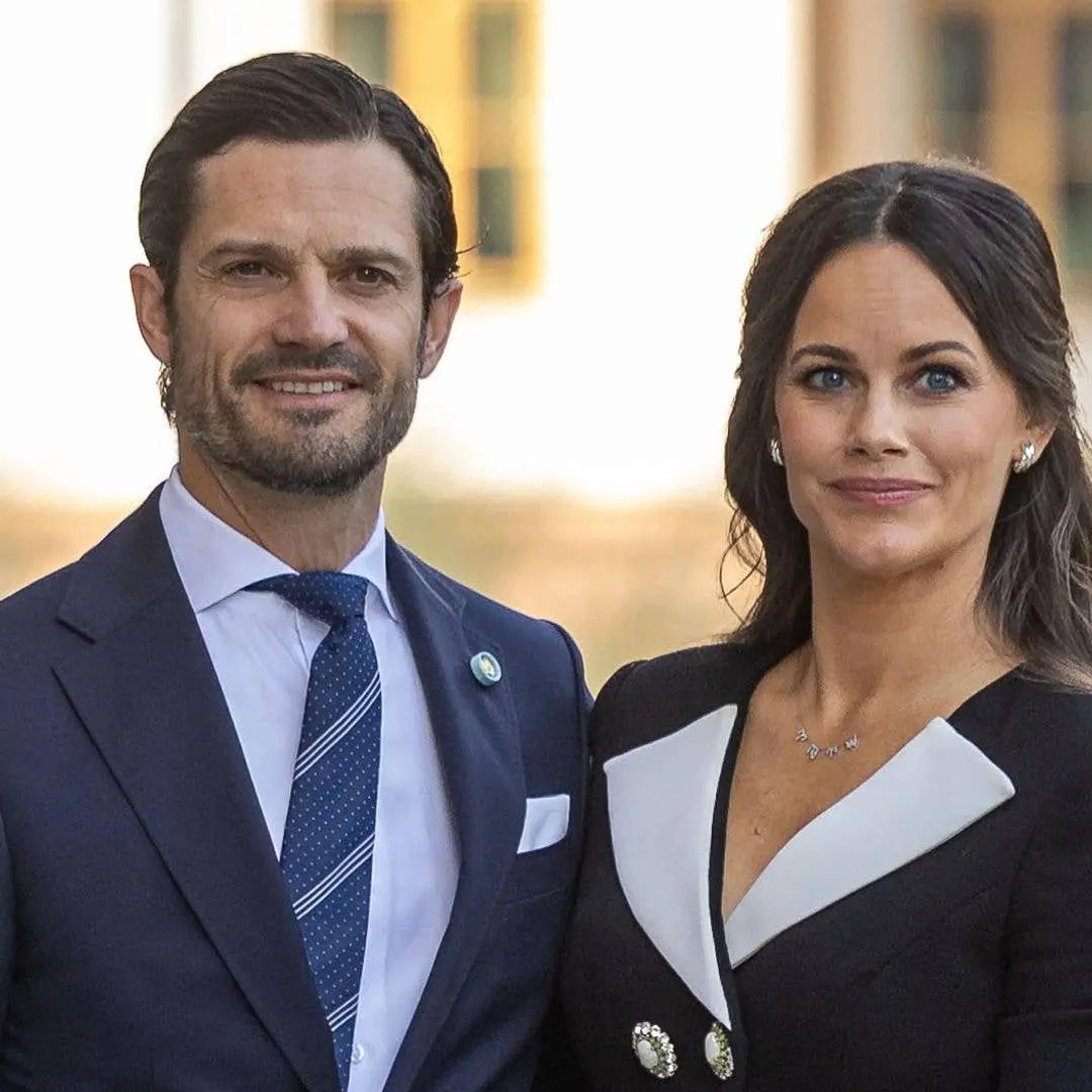 Princesa Sofia trocou o cabelo por uma cor mais escura no evento de abertura do Parlamento Sueco com o Príncipe Carl Ph…