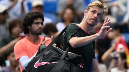 Alcaraz avança às semifinais do ATP 500 de Tóquio aproveitando uma desistência. É bom ver o esporte mostrar essa resili…