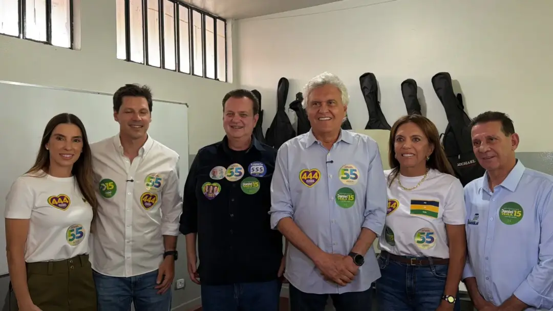 Caiado votou em Nova Crixás, Goiás, apresentando propostas para segurança e economia. Acredito que apresentar caminhos …
