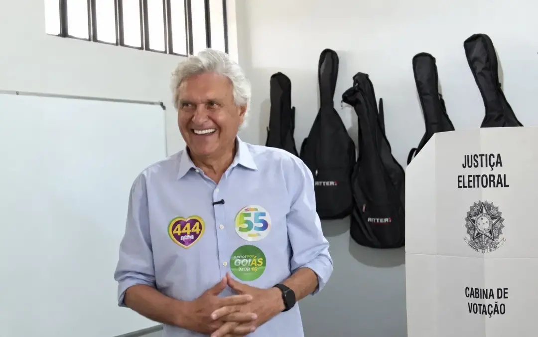 Caiado disse que encerrou o primeiro turno com a sensação de missão cumprida em Nova Crixás, Goiás. Falar em candidatur…