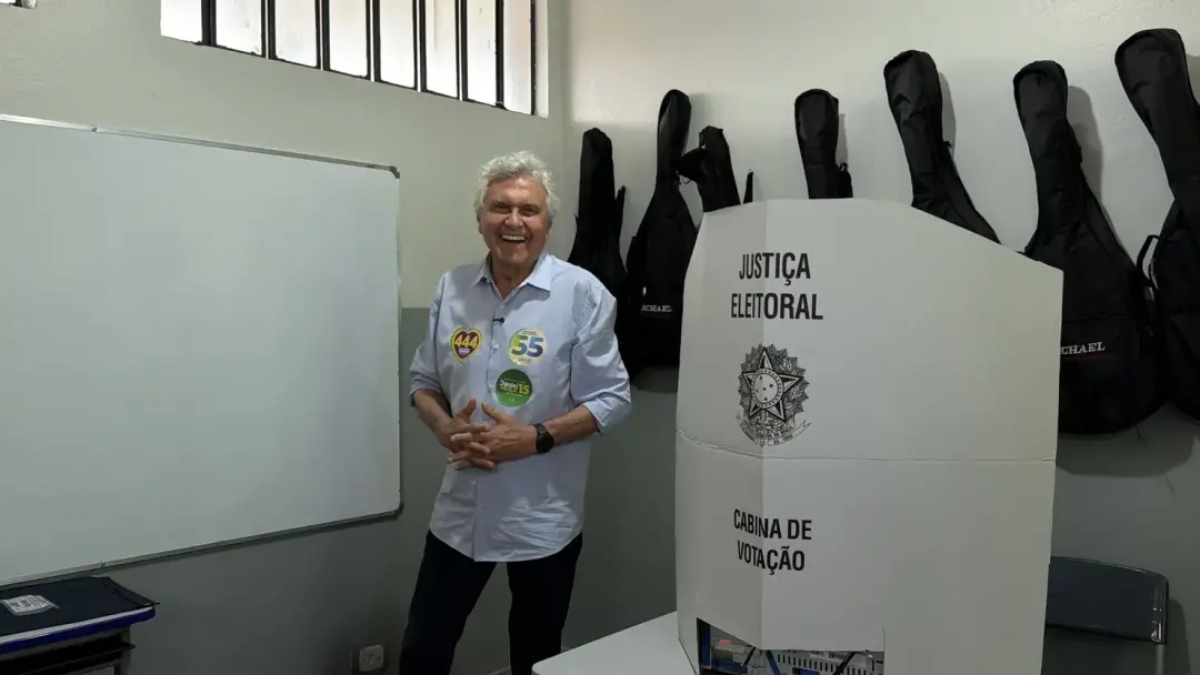 Caiado disse ter que respeitar a vontade do povo durante votação em Nova Crixás, Goiás, sem antecipar próximos passos d…