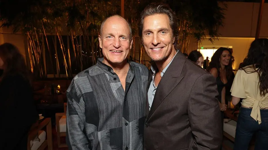 Woody Harrelson entrava na casa de Matthew McConaughey às duas da manhã, pulando a cerca e entrando pela janela. Essa c…