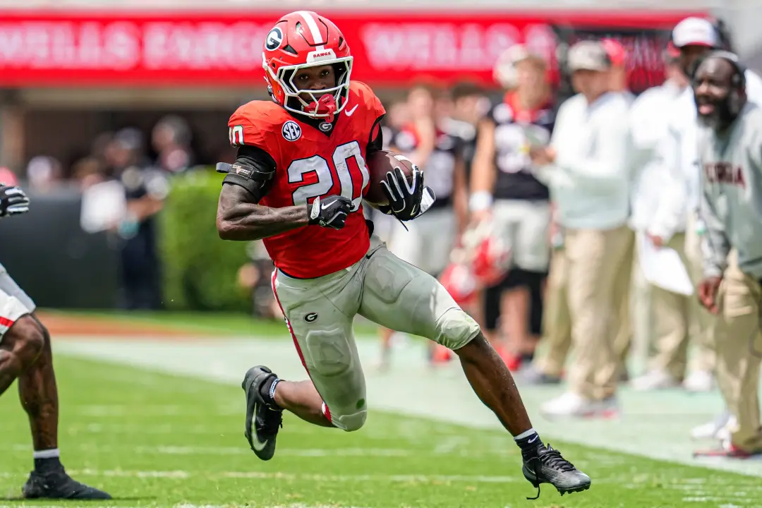 Georgia ganhou de Vanderbilt por 38 a 14 no Sanford Stadium. Essa partida mostrou a força do time em jogos físicos e di…