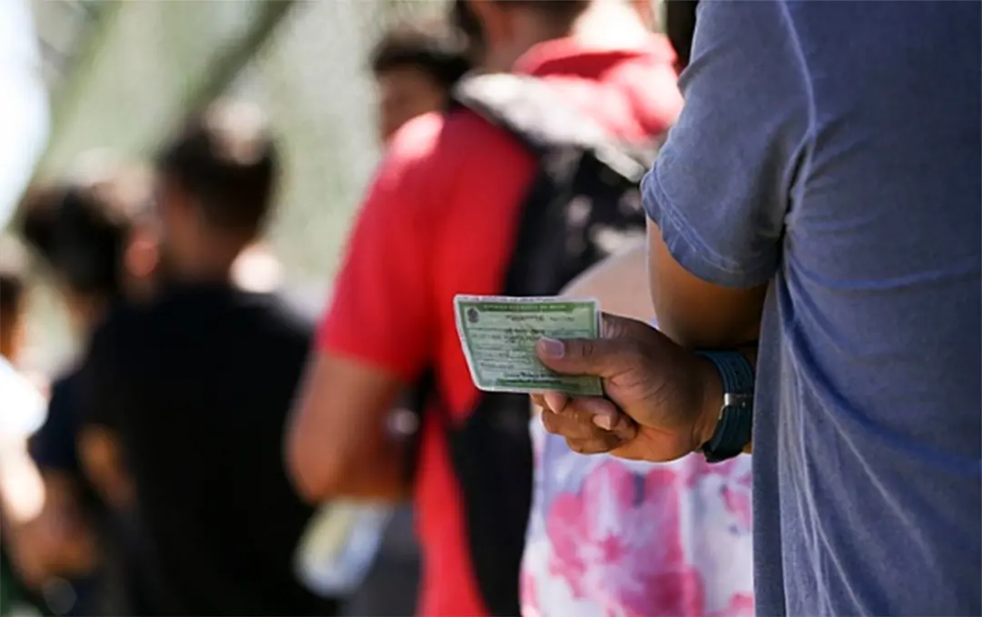 No domingo 4, quem estiver fora do município pode justificar ausência no e-Título entre 8h e 17h. É bom ter esse recurs…