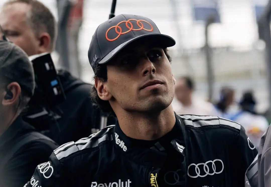 Bortoleto ficou na 18ª colocação no Grande Prêmio do Bahrein após bater em Carlos Sainz. O piloto da Audi pediu desculp…