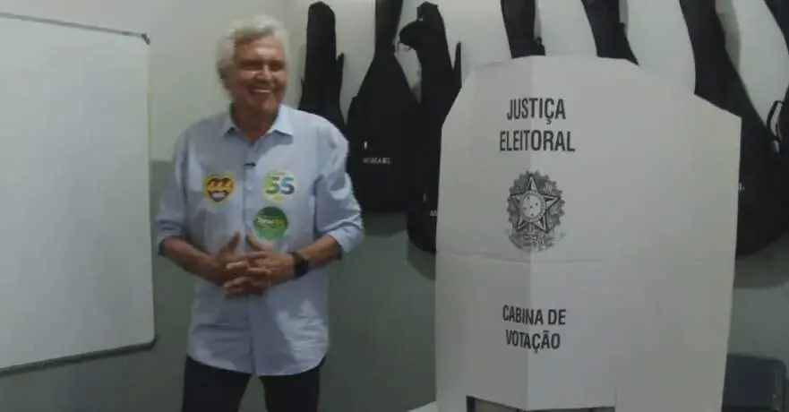 Ronaldo Caiado votou em Nova Crixás, Goiás, na manhã deste domingo, acompanhado de aliados. É sempre interessante ver a…