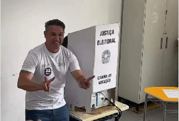 Luciano Zucco votou na Escola Estadual Padre Balduíno Rambo, no Partenon, domingo. A preparação para campanha de dois t…