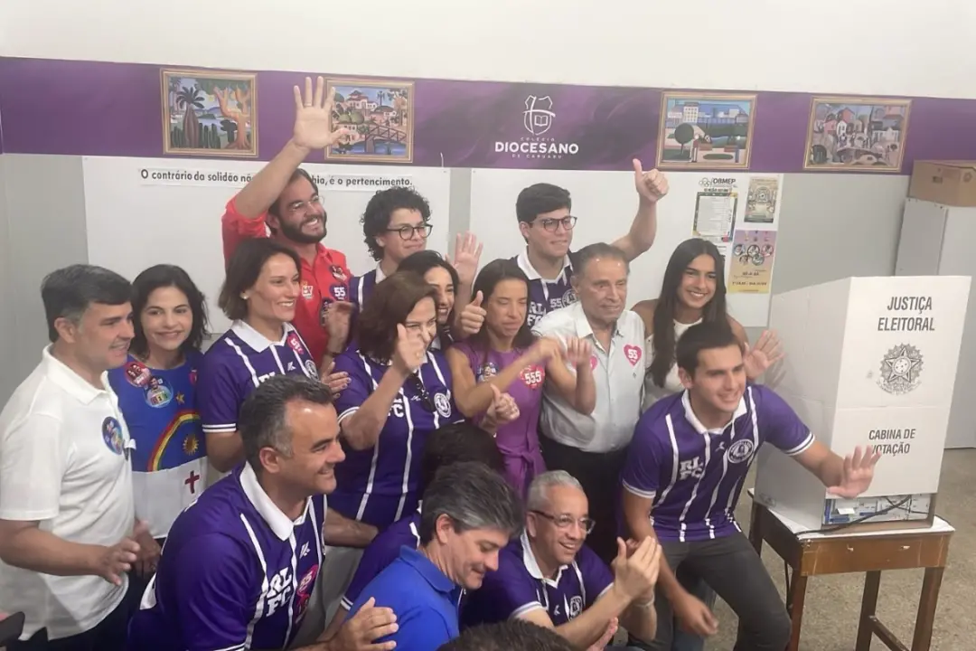 Raquel Lyra votou em Caruaru, acompanhada do prefeito Rodrigo Pinheiro e de outros nomes do PSD. A declaração dela sobr…