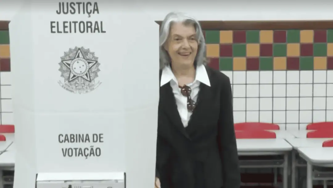 Minha ministra Cármen Lúcia votou domingo em Belo Horizonte, MG, no Colégio Santo Agostinho. Ver a ministra participand…