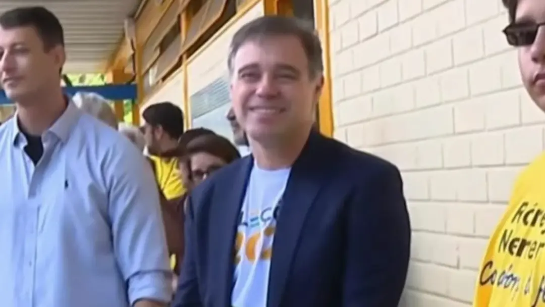 Ministro André Mendonça votou no Octogonal em Brasília, e disse que esse dia é de festa do povo pela democracia. É impo…