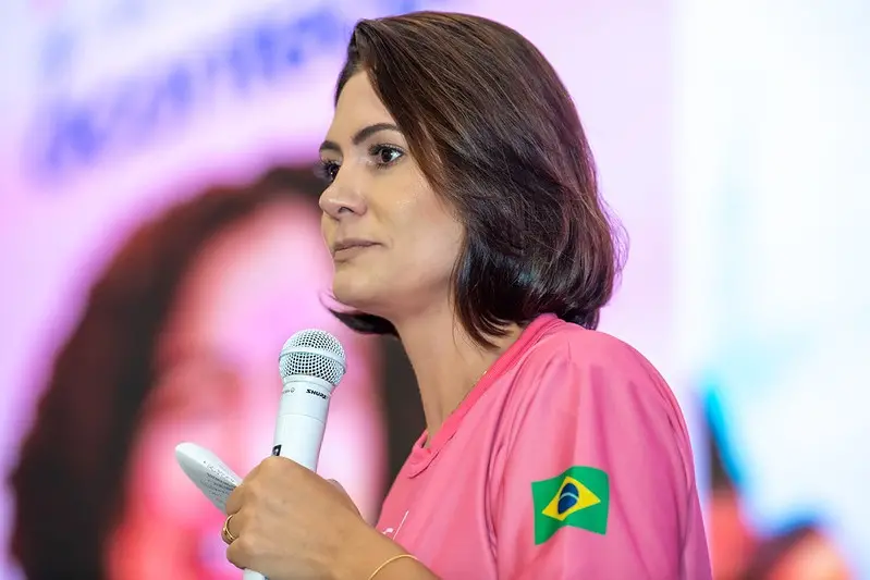 A campanha de Michelle Bolsonaro recebeu apenas uma doação de 100 mil reais, repassada por um construtor no Distrito Fe…