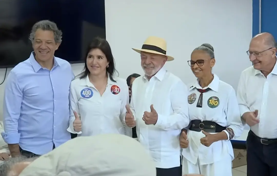 Lula votou em São Bernardo do Campo, domingo, acompanhado de Alckmin, Haddad, Tebet e Marina. É importante ver essa mob…