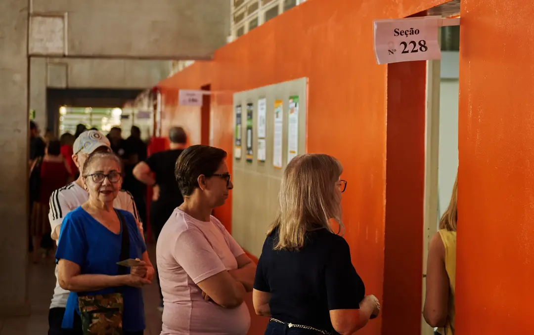 Ribeirão Preto com mais de 471 mil eleitores indo votar hoje na EMEF Domingos Adilson Canesin. A movimentação na escola…