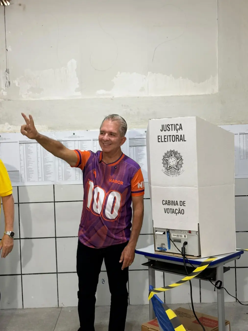 Nabor Wanderley votou em Patos, PB, por volta das 8h45. A confiança na vitória da chapa foi o que ele comentou depois. …