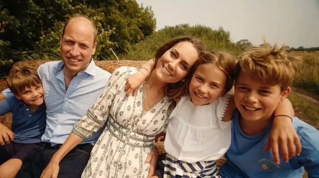 Kate Middleton lembrou que é preciso colocar o cinto antes de qualquer viagem de carro, durante visita em West Sussex. …