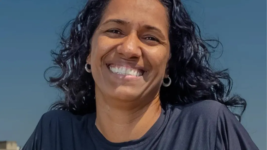 Indira Xavier, número 80 pelo UP, concorre para governador de Minas Gerais nas Eleições 2026 com Renato Campos como vic…