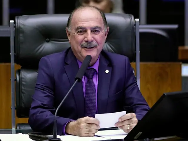 Zacharias Calil, deputado federal, diz que ou vai para o Senado ou sai da política. Ele explicou que escolheu este ano …