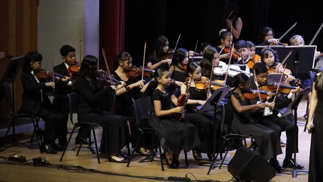 Orquestra Infantil Mozart vai apresentar Sinfonia da Infância no Teatro Escola Basileu França, em Goiânia, na quarta-fe…